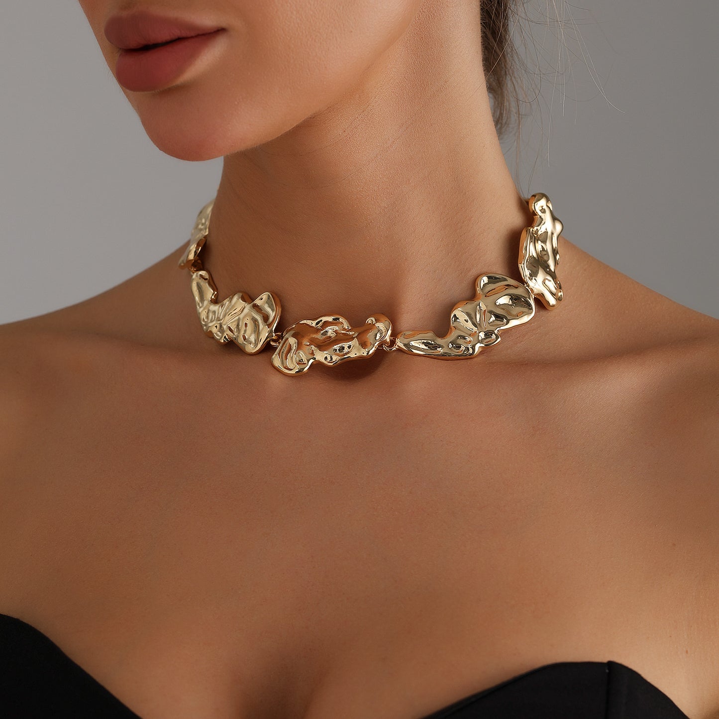Irregular Lava-Shaped Geometric Pendant Necklace in Alloy with Electroplated Finish for Women