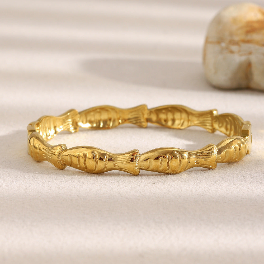 Fashionable Minimalist Geometric Stainless Steel Plated 18K Gold Fish Bracelet for Women