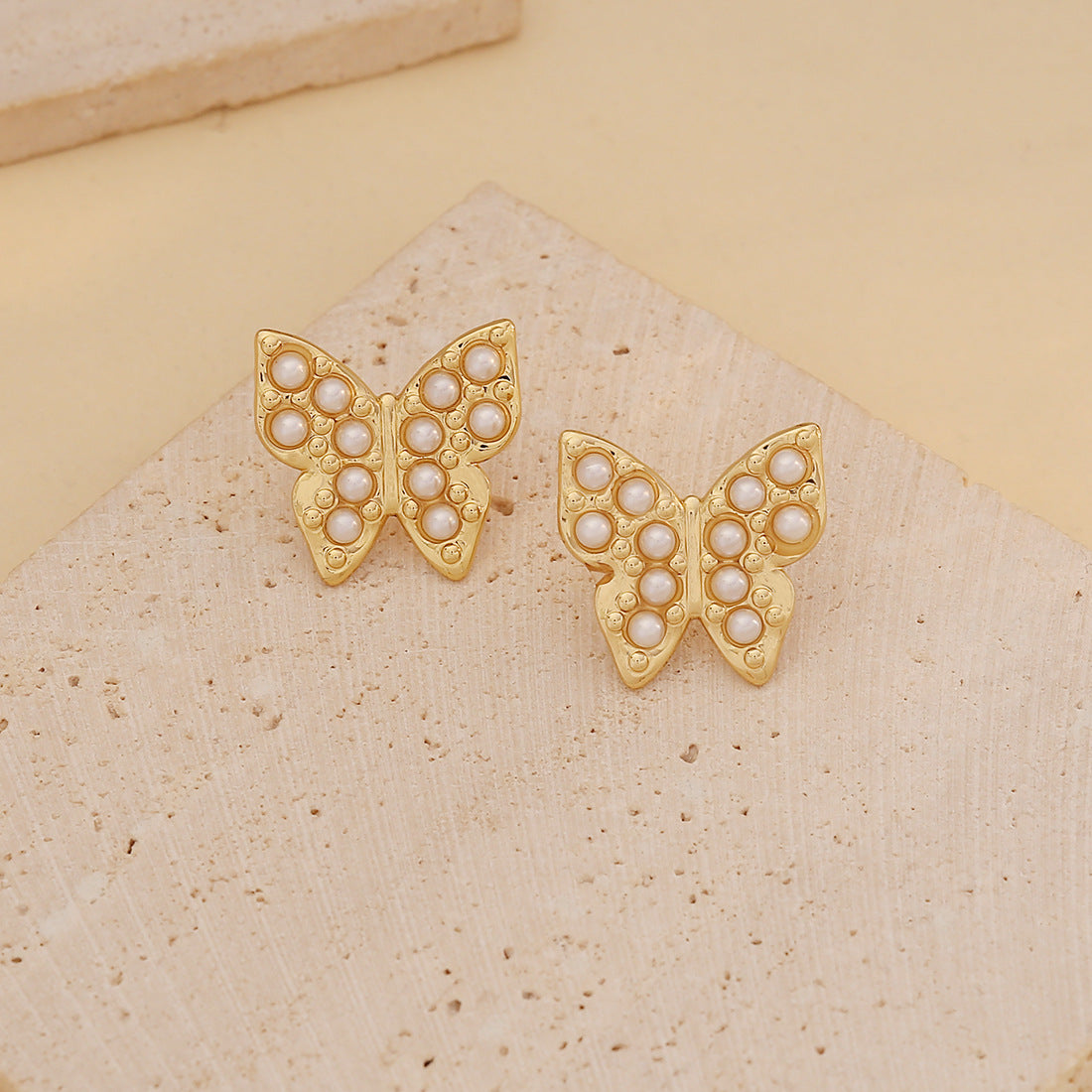 Orecchini a perno in acciaio inossidabile con design a cuore e floreale stile OL alla moda