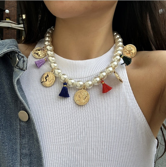 Elegante Collar de Aleación con Colgante de Retrato de Reina con Perla de Imitación Geométrica y Borla de Cadena de Serpiente para Mujer