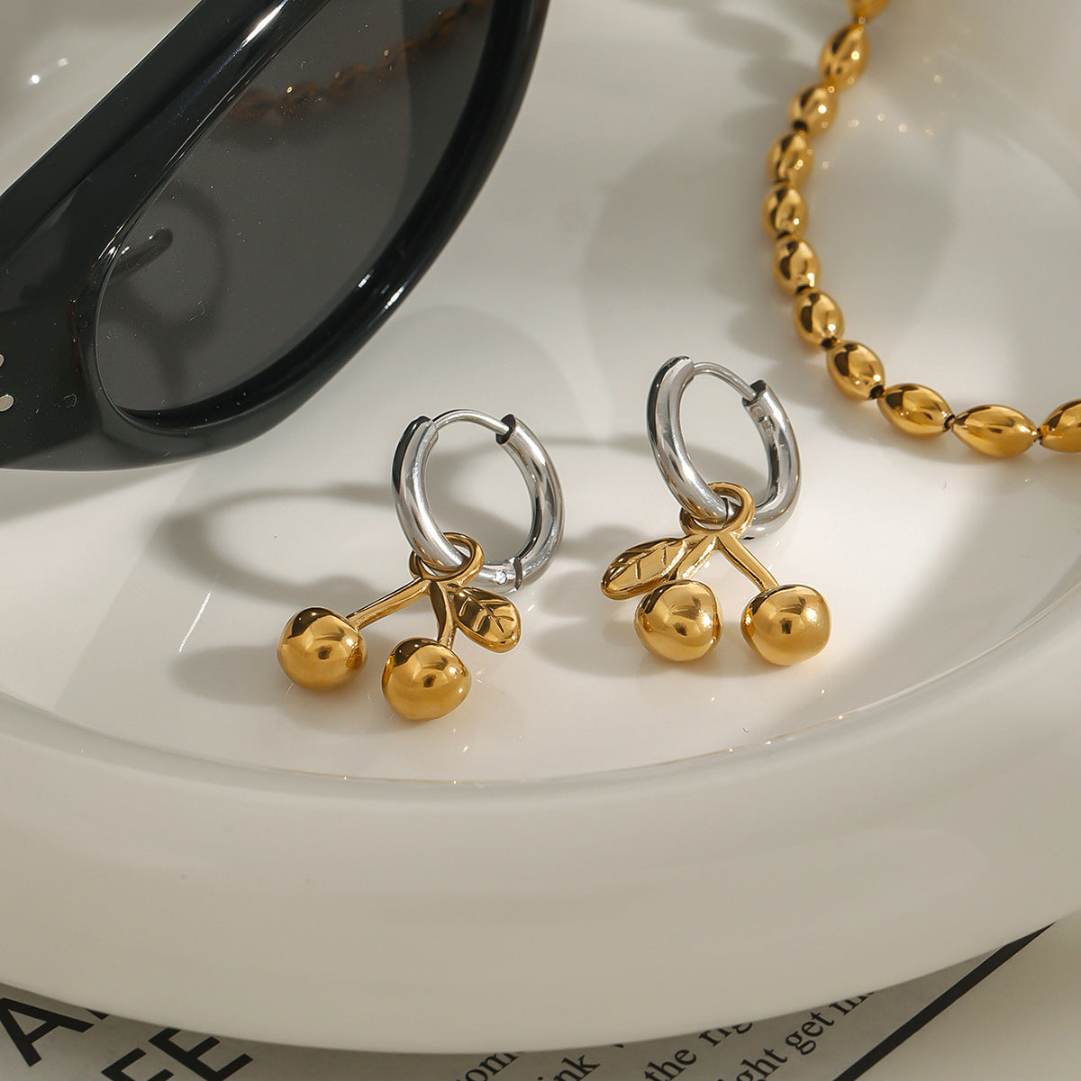 Pendientes de acero inoxidable geométricos con forma de cereza con acabado chapado para mujer, pendientes de moda minimalistas de lujo