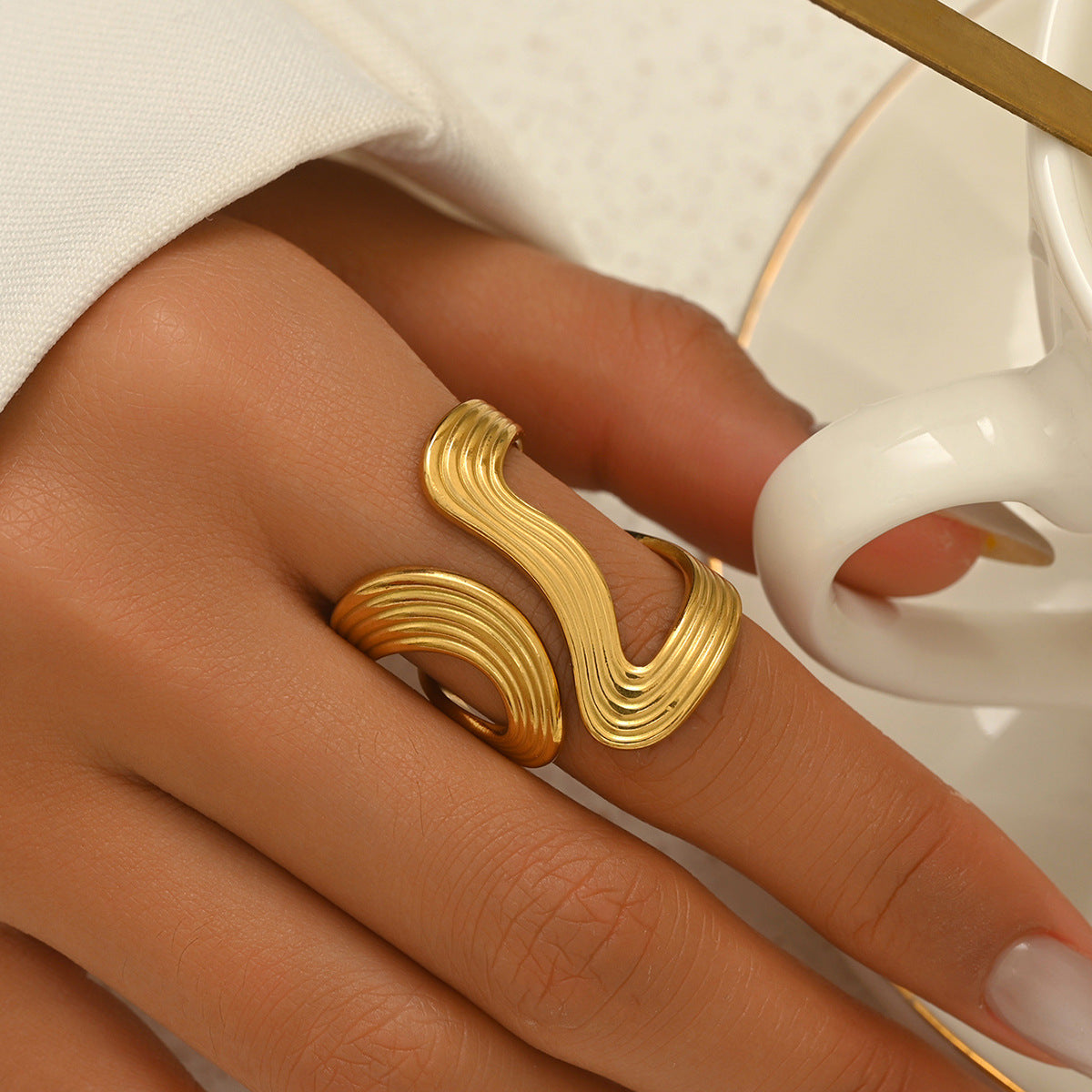 Anillo abierto arrugado geométrico para mujer en cobre con acabado chapado, joyería minimalista de moda