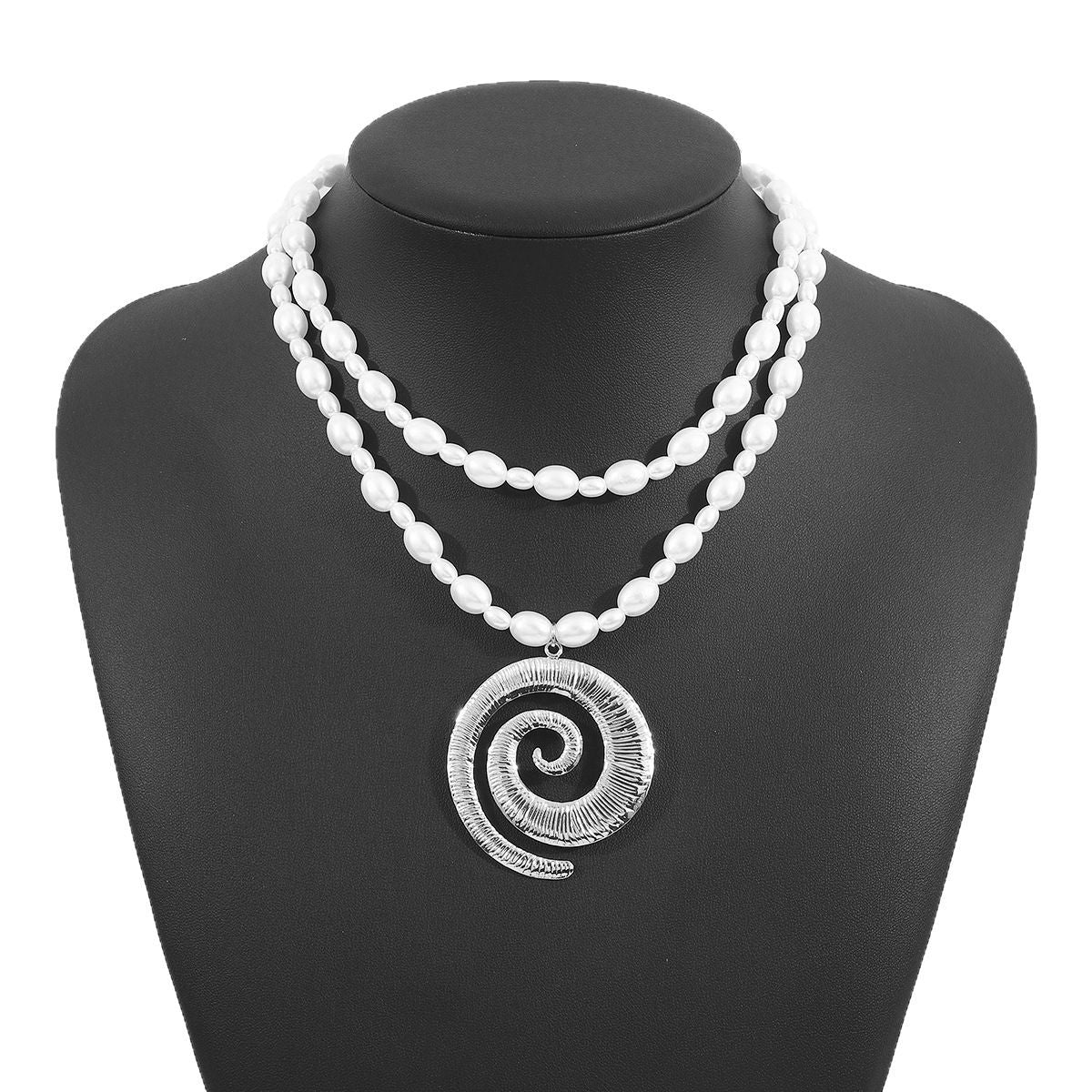 Collana con pendente geometrico in stile vintage francese con base in lega e perle simulate, finitura placcata, elegante catena per la clavicola da donna