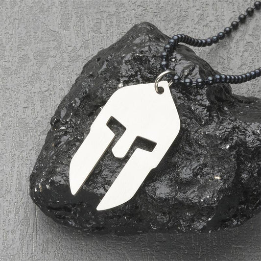 Collana pendente a maschera spartana geometrica, dolce e tagliente, vuota, in acciaio inossidabile con finitura placcata