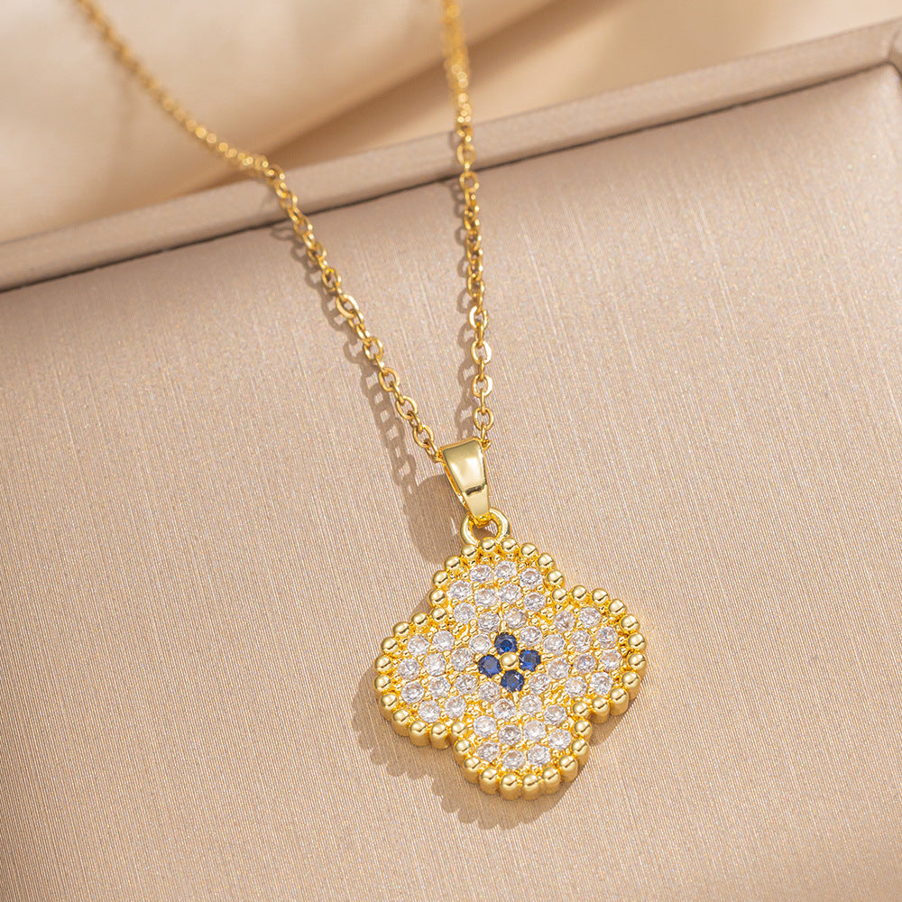 Elegante Set di Lusso: Orecchini, Collana e Anello in Rame Placcato Oro con Zirconi a Cuore Incastonati, con Catena a O, per Donne