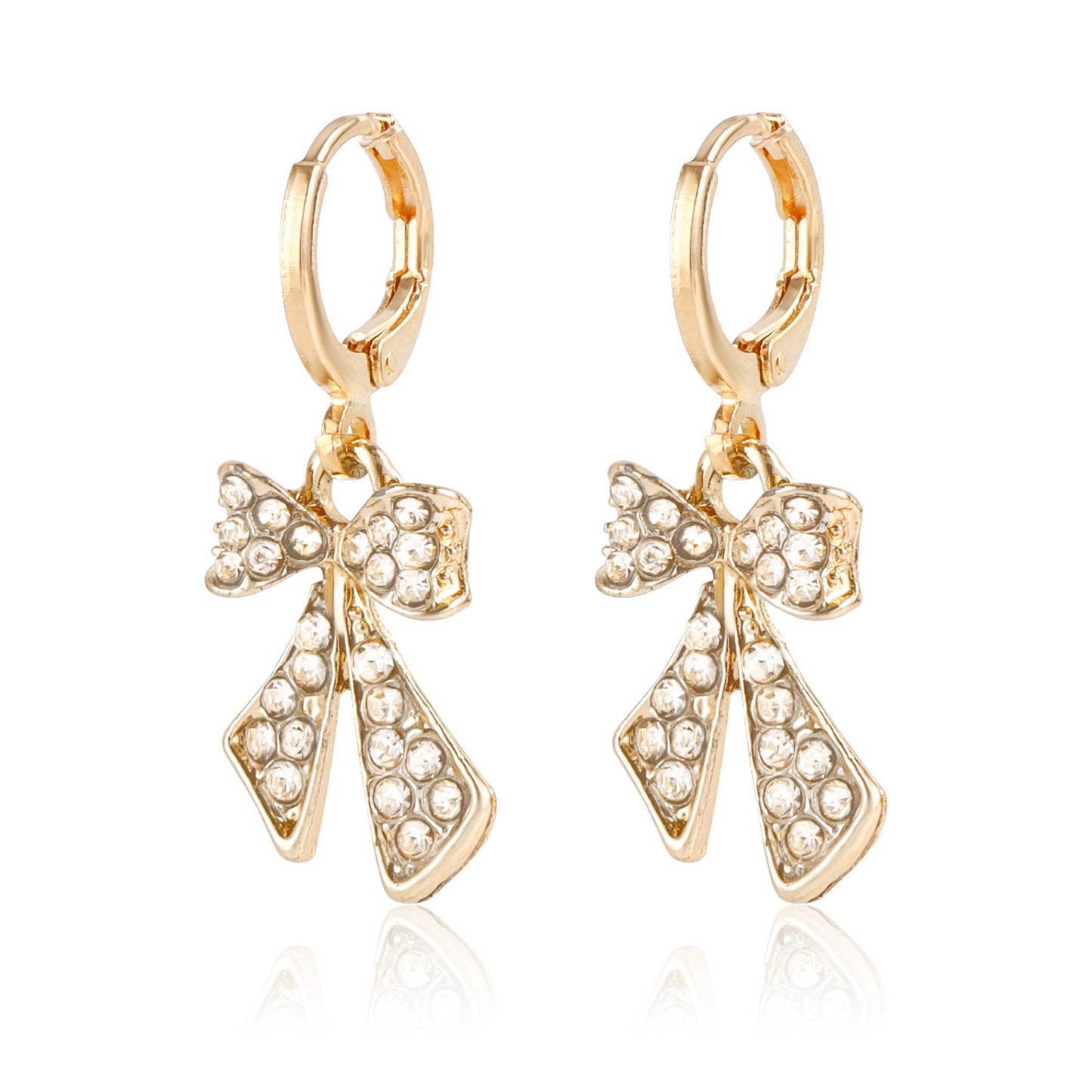 Pendientes minimalistas en forma de lazo con micro diamantes de imitación engastados en metal chapado para mujer