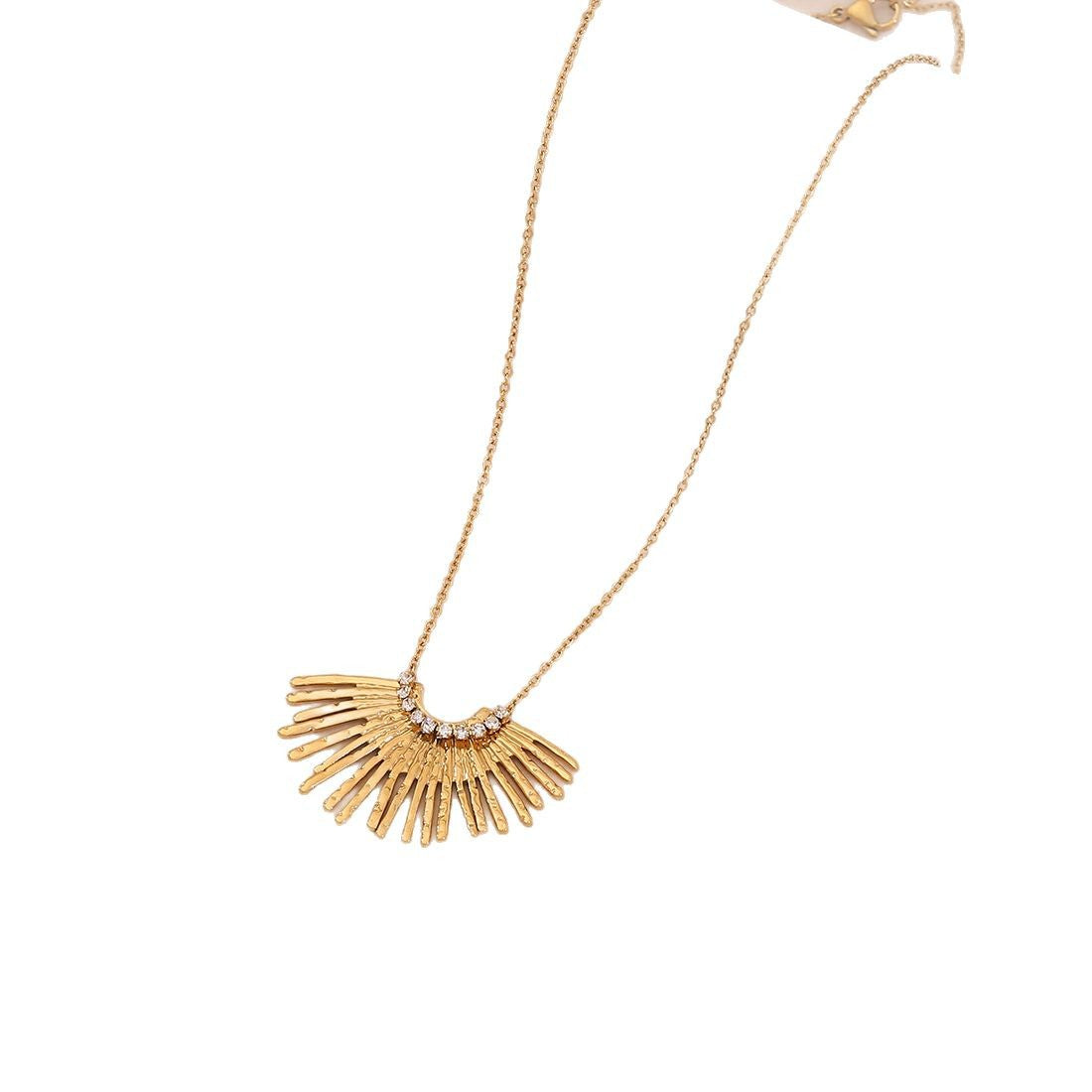 Fashionable Floral Stainless Steel Pendant Necklace with Plated Finish for Women O-Chain Collarbone Jewelry