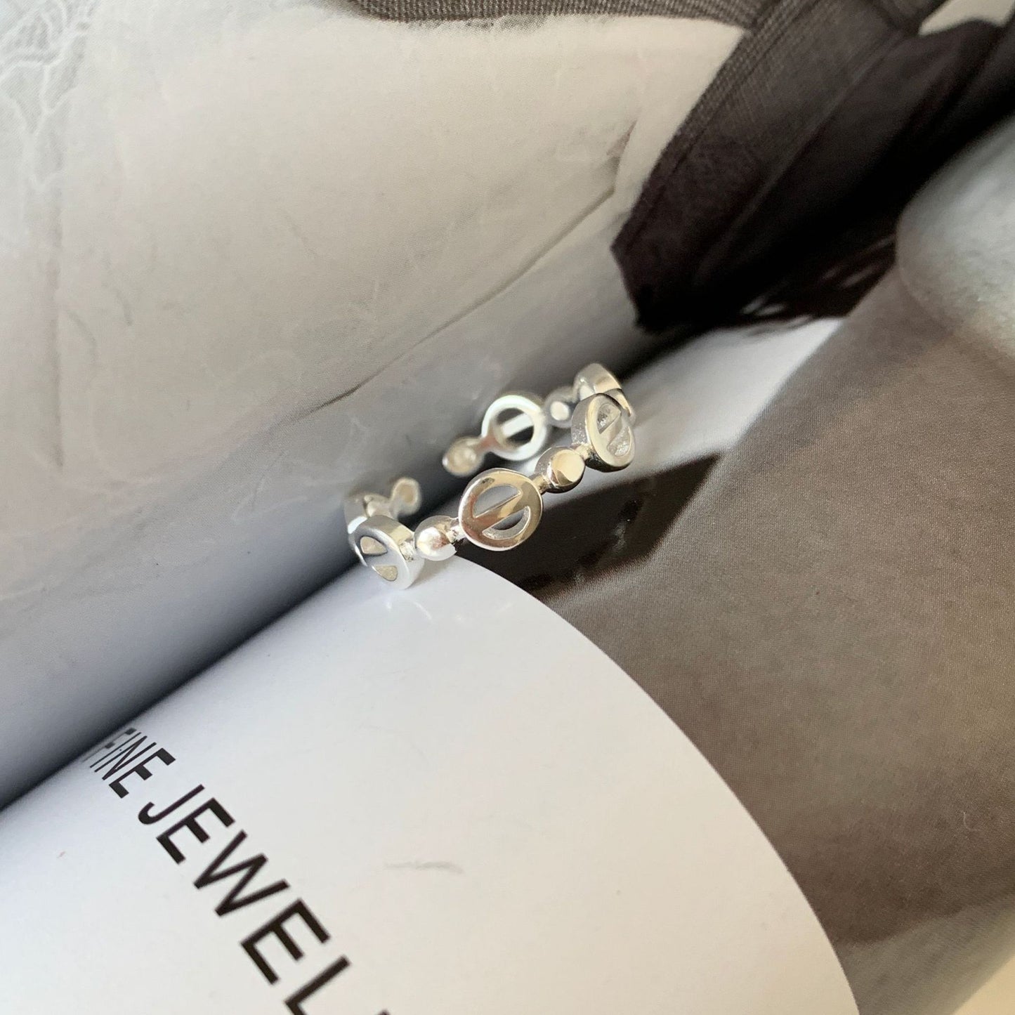 Minimalist Geometric Heart-Shaped 925 Sterling Silver Ring with Beaded Detail for Women