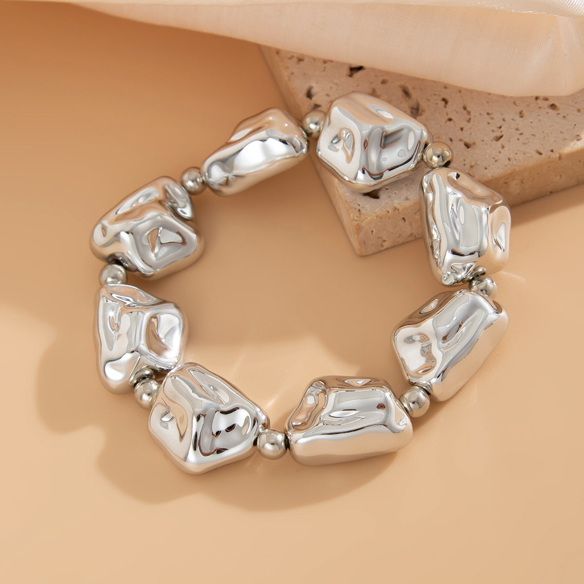 Luxury Elegant Geometric Irregular Beaded Plated Acrylic Necklace for Women