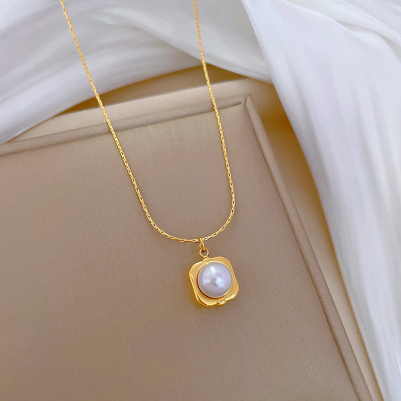 Minimalist Geometric Titanium Steel Pendant Necklace for Women and Men with Gold Plating and Pearl Accent, Clavicle Chain Style