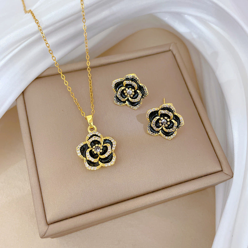 Charming Camellia-Shaped Enamel Pendant Necklace for Women with Titanium Steel Snake Chain, Lightweight and Elegant Locket Style