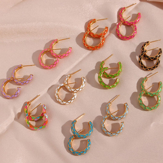 Pendientes de botón geométricos minimalistas de acero inoxidable chapado con patrón de cuadrícula esmaltado para mujer