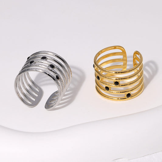 Anillo abierto de acero de titanio geométrico minimalista para mujer con acabado chapado y diseño de líneas limpias