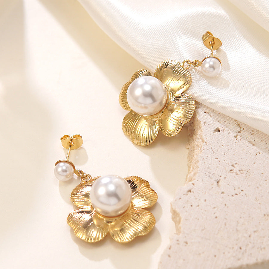 Orecchini a perno con perle in acciaio inossidabile, floreali, vintage ed eleganti