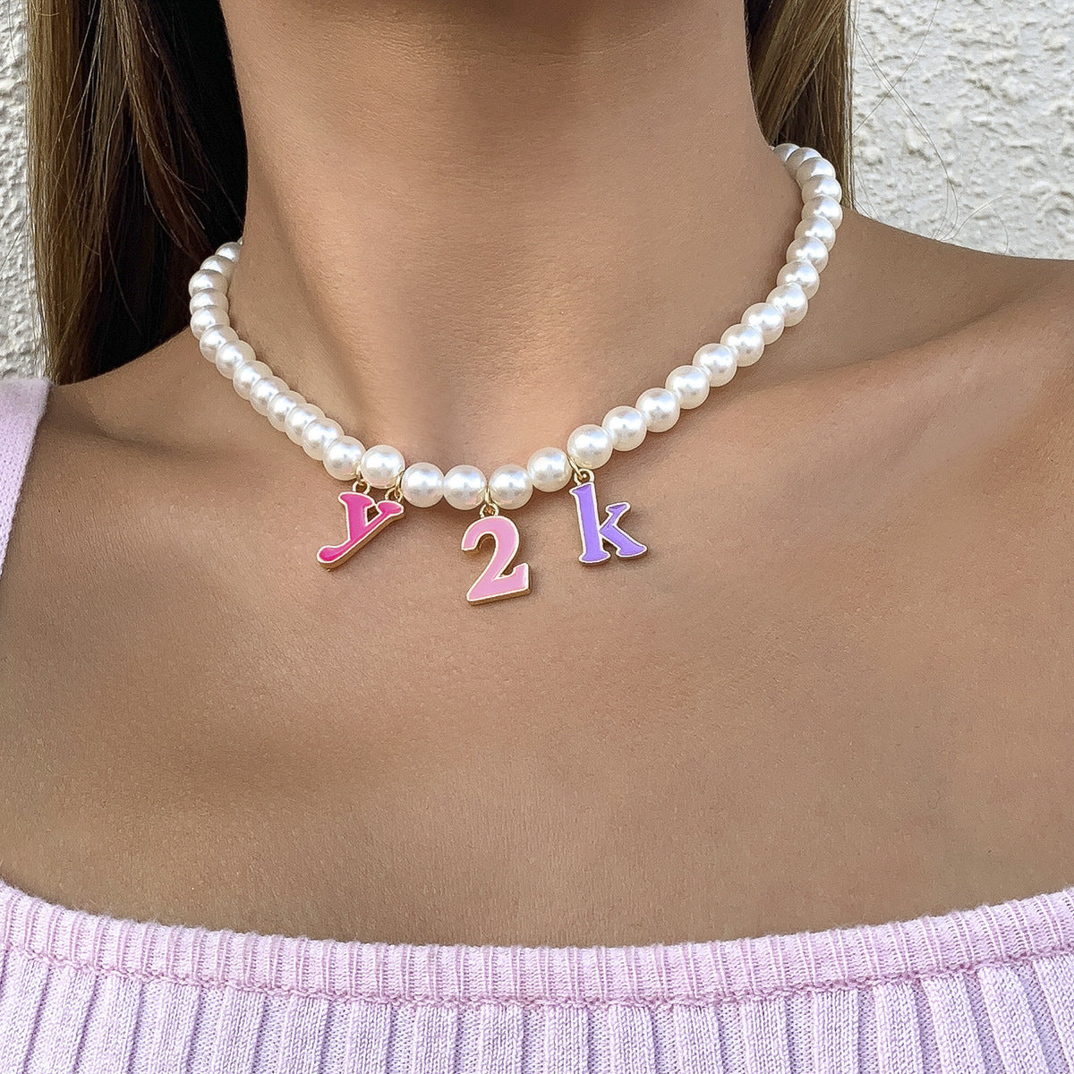 Collana Pendente con Lettera Minimalista Y2K con Finitura Smaltata in Lega per Donna