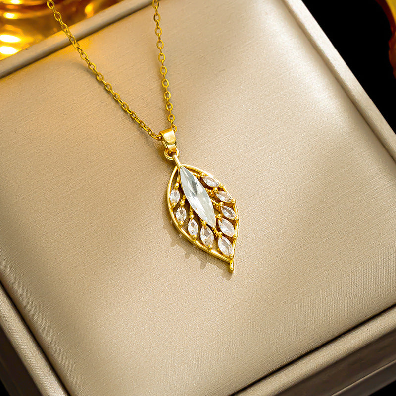 Collar con colgante minimalista de nudo de lazo de acero de titanio para mujer con cadena de serpiente chapada