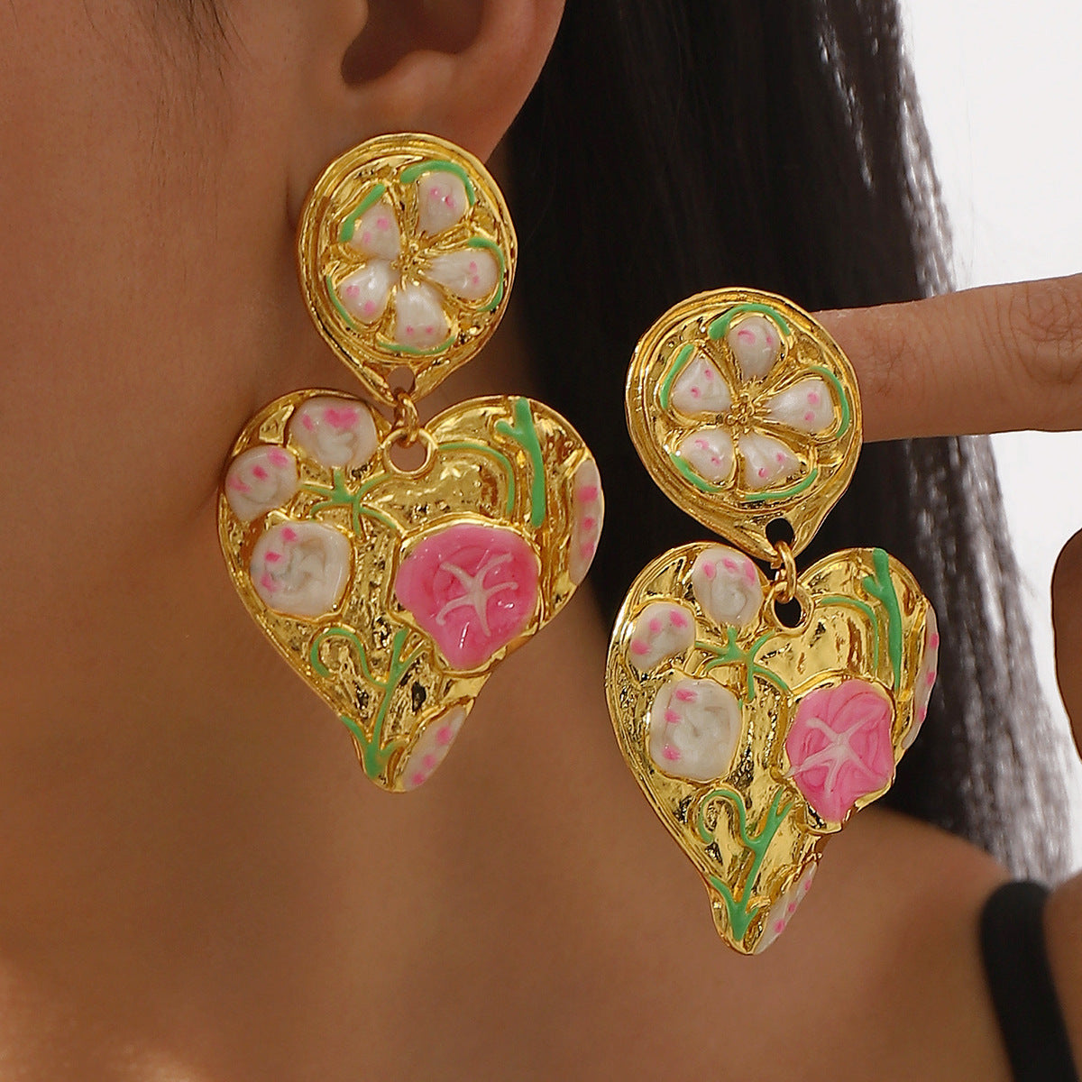Vintage-Style Heart-Shaped Alloy Earrings with Enamel Finish for Women No-Piercing Clip-Ons