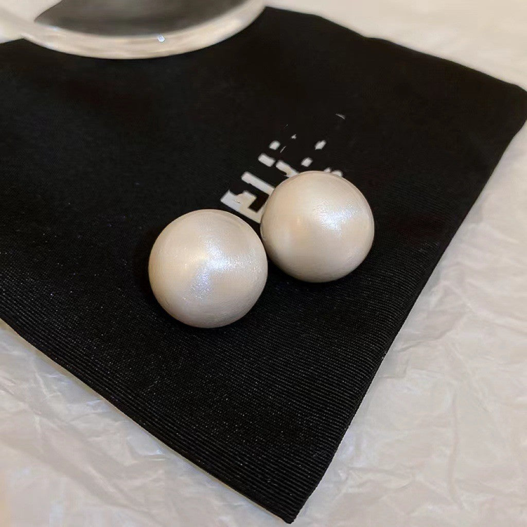 Aretes Geométricos Minimalistas de Cobre con Acabado Chapado para Mujer Pendientes Modernos y Versátiles