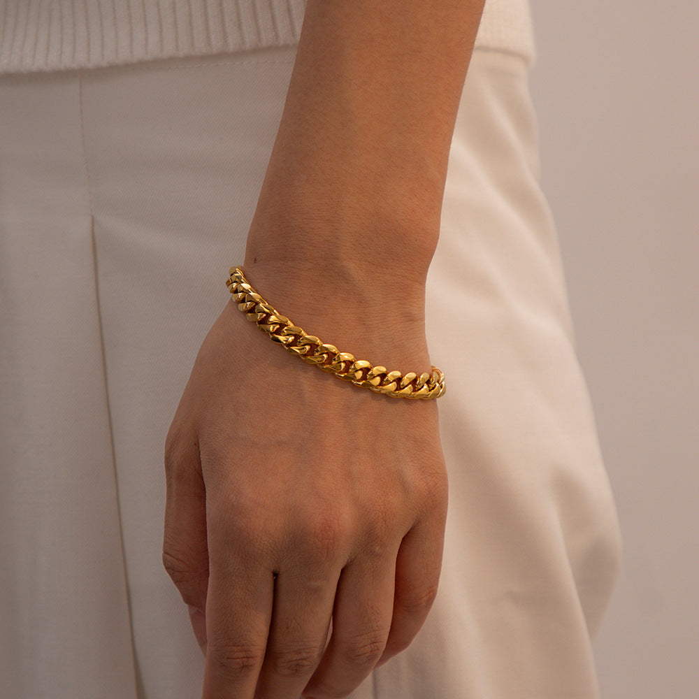 Collar con Colgante Geométrico Minimalista de Acero Inoxidable con Baño de Oro y Cadena de Serpiente para Mujer