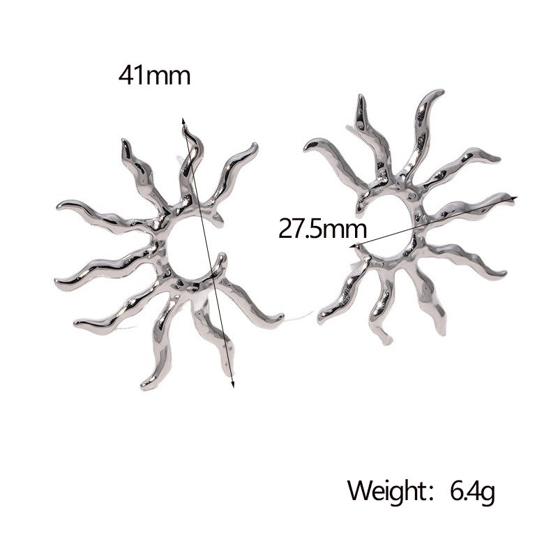 Orecchini da donna in acciaio inossidabile a girasole geometrico con finitura placcata, orecchini a cerchio dallo stile minimalista e naturale con forma irregolare e sensazione di lusso