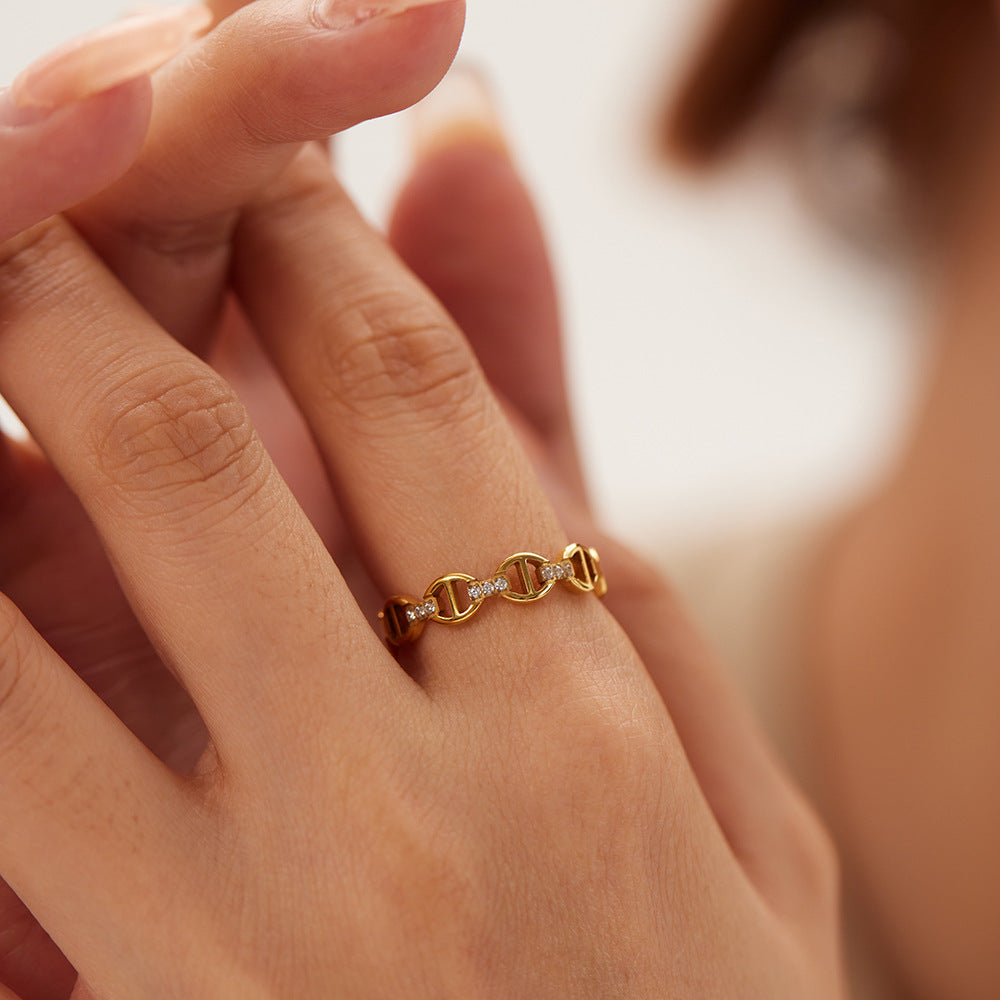Anillo minimalista geométrico de acero inoxidable con micro-pavé de diamantes de imitación para mujer, hipoalergénico y resistente al deslustre, anillo de moda para el dedo índice