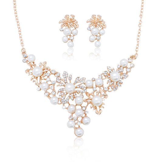 Vintage Style Floral Pendant Necklace Set for Women with Alloy Heart-Shaped Pendant, Electroplated O-Chain and Matching Earrings