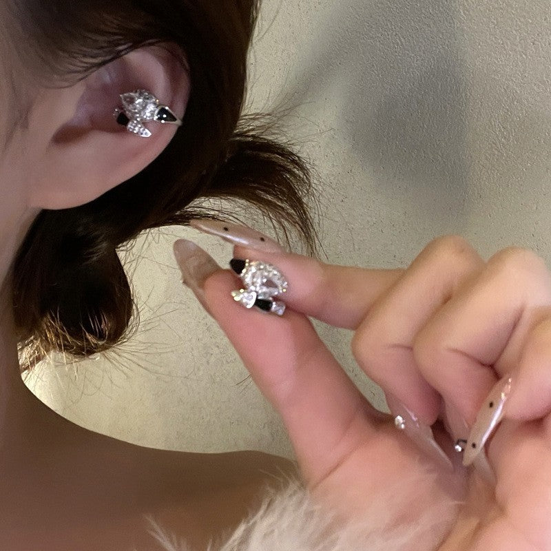 Sparkling Zircon Butterfly Ear Cuffs for Women Minimalist Elegant Ear Bone Clips with Simulated Pearl Accents