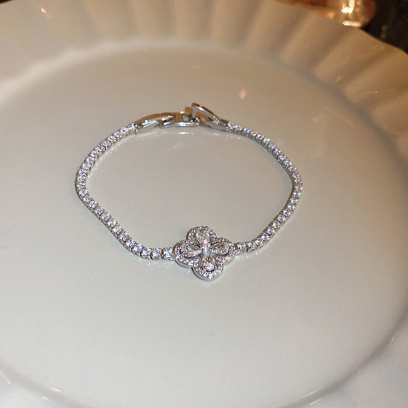 Fashionable Adjustable Square Heart-Shaped Glass Beaded Bracelet with Zircon Inlay for Women, Luxury Minimalist Hand Jewelry
