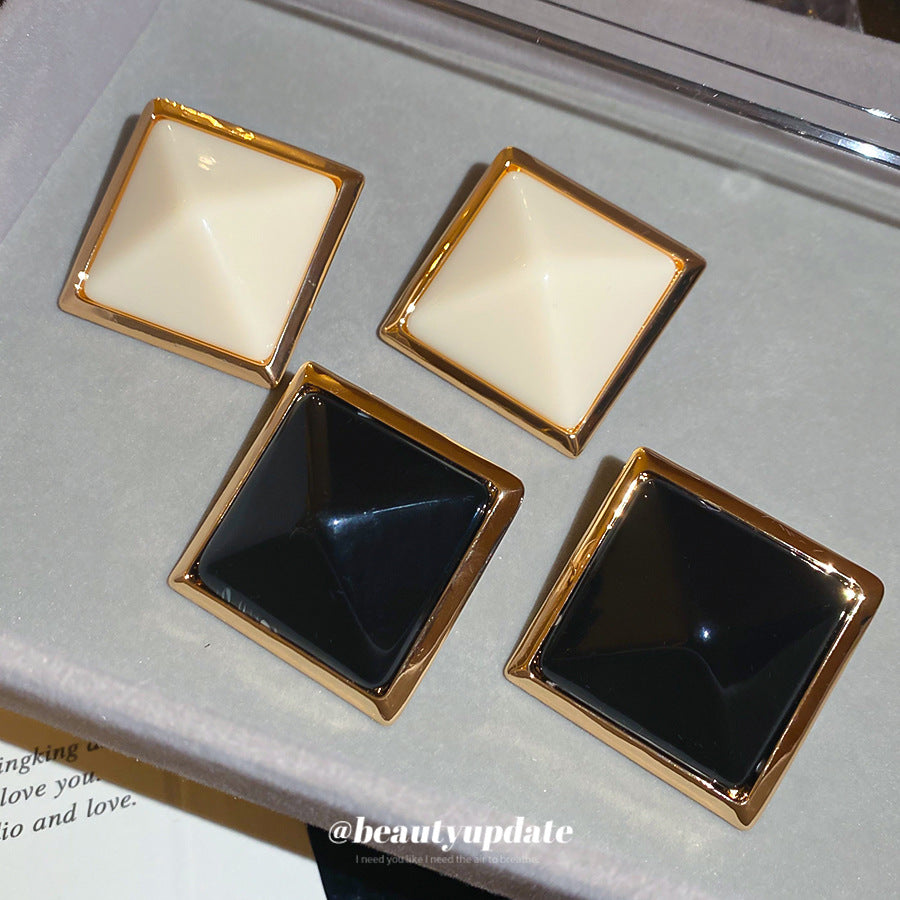 Pendientes de rombo de resina estilo retro francés con postes de acero chapado para mujer