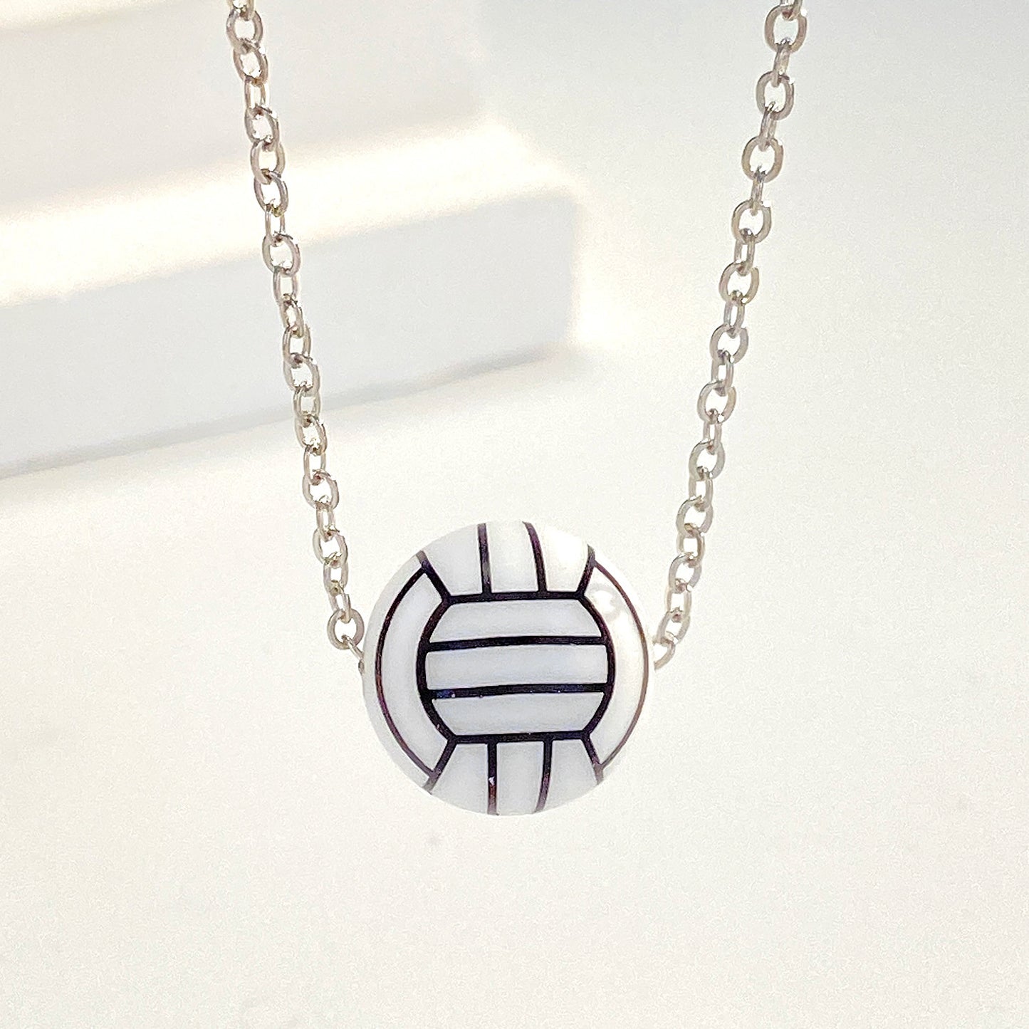 Collana con ciondolo sportivo geometrico in lega placcata per donna