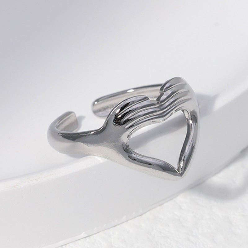 Anillo Minimalista de Titanio y Acero con Forma de Corazón Abierto para Mujer con Acabado Chapado y Diseño Creativo de Hip-Hop