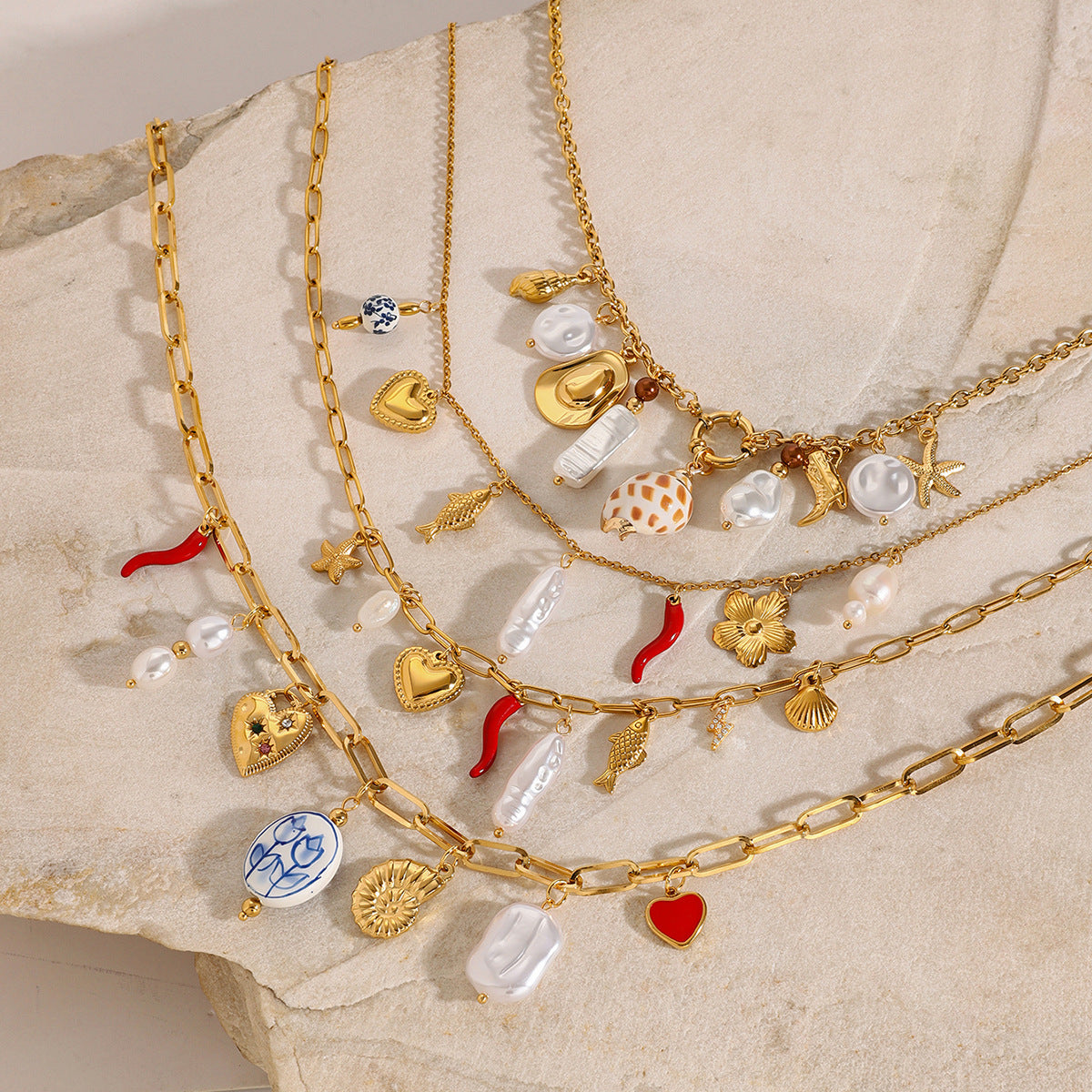 Collar con Colgante Minimalista de Acero Inoxidable en Forma de Corazón con Detalles de Perlas y Gota de Acero de Titanio, Acabado Chapado, Delicada Cadena para Clavícula para Mujer