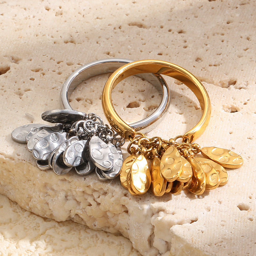 Anello da donna in acciaio inossidabile placcato oro 18 carati con trama martellata geometrica minimalista