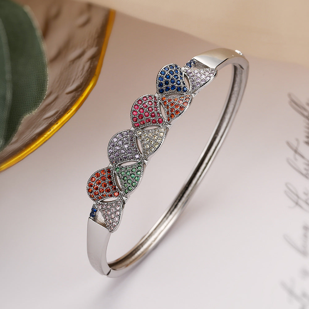 Bracciale in Rame Stile Vintage dalla Forma Irregolare, Placcato Oro Vero e con Intarsi di Zirconi Colorati, da Donna