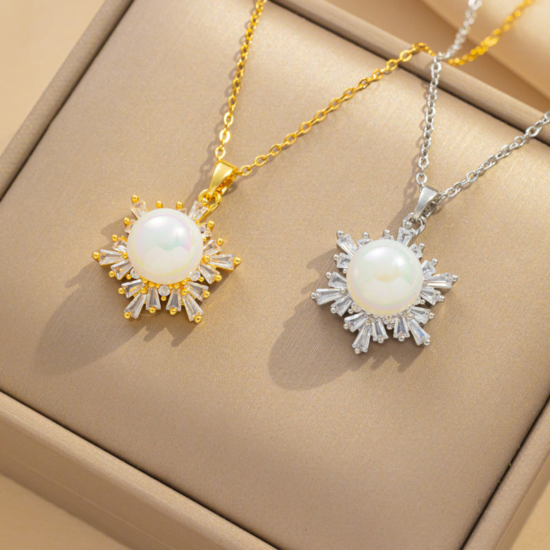 Collana minimalista geometrica in acciaio al titanio da donna con pendente in madreperla, placcata oro 18 carati, design a fiocco di neve, zirconi trapezoidali micro-incastonati, catena lucida a clavicola