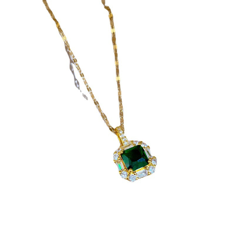 Collana da donna lusso minimalista in acciaio titanio, ciondolo geometrico con intarsio in strass e design a catena clavicolare