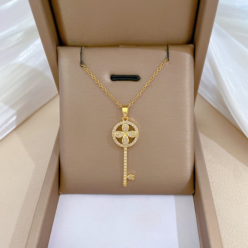 Collana di Lusso in Acciaio al Titanio con Intarsi di Strass Floreali per Donne e Uomini