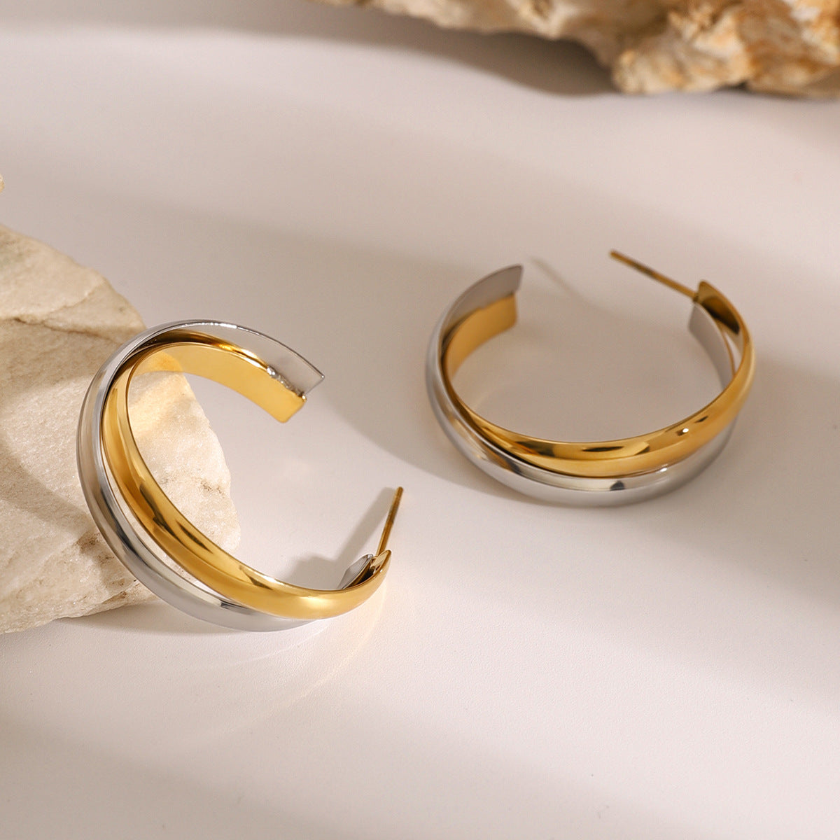 Pendientes minimalistas de acero inoxidable con forma de C chapados en oro y plata para mujer