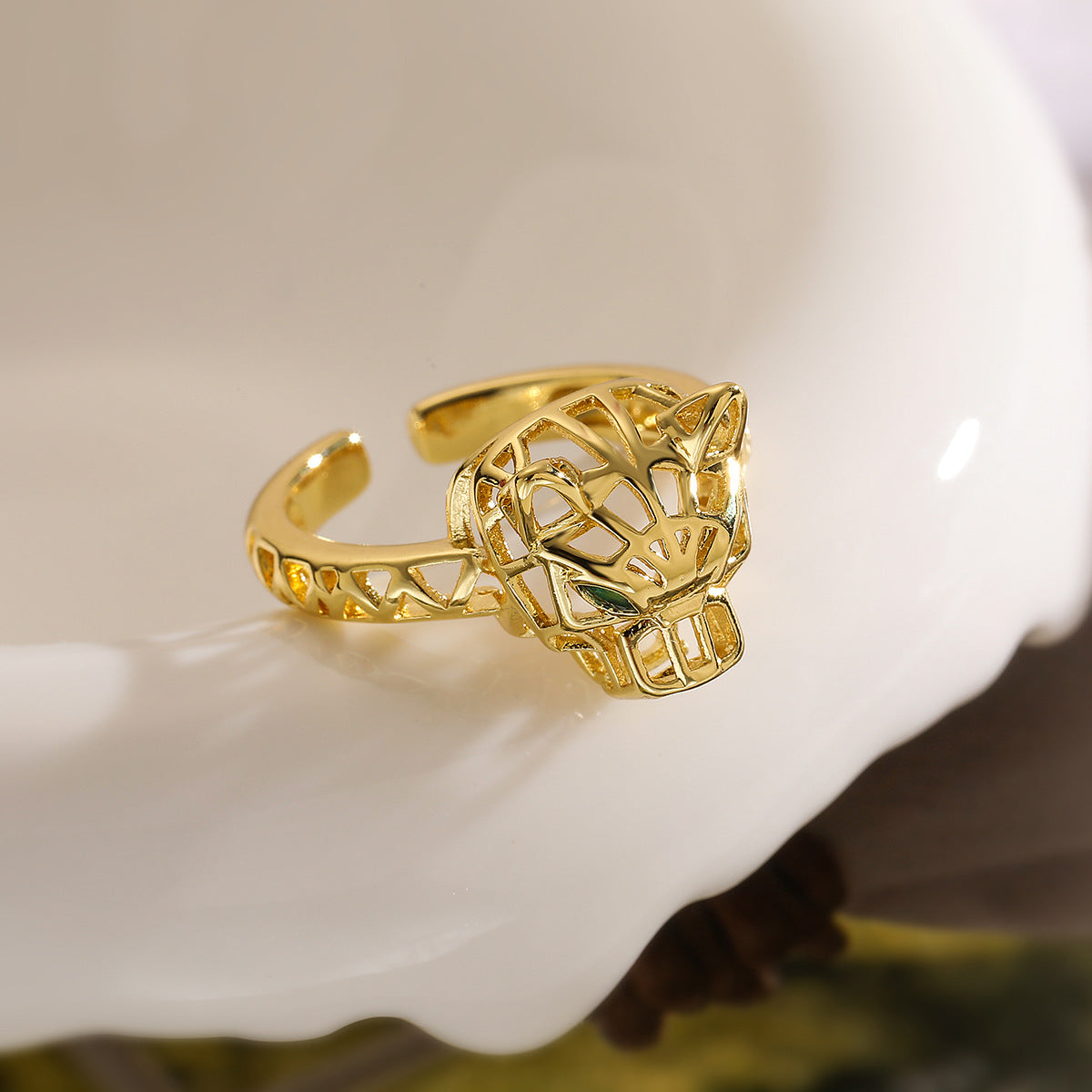 Minimalist Geometric Leopard Hollow-Out Ring for Women in Brass with Gold Plating