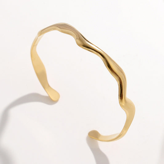 Minimalist Titanium Steel Wave-Shaped Bracelet for Women with Plated Finish Fashion Accessory