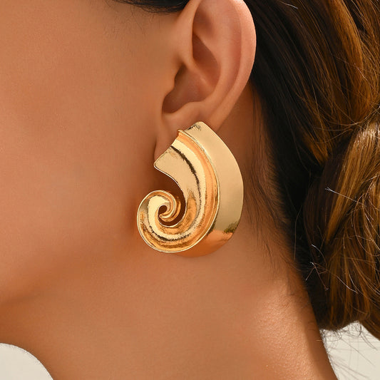 Orecchini a perno da donna geometrici a forma di conchiglia in lega di zinco con finitura galvanizzata, alla moda e minimalisti