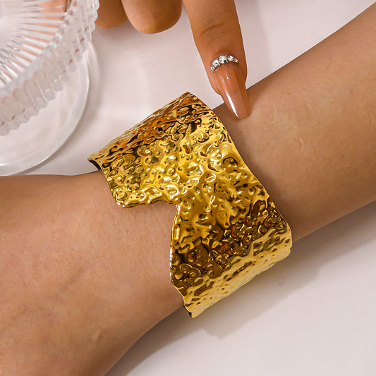 Juego de anillo abierto ancho y brazalete de acero inoxidable texturizado irregular en forma de V, estilo francés vintage para mujer