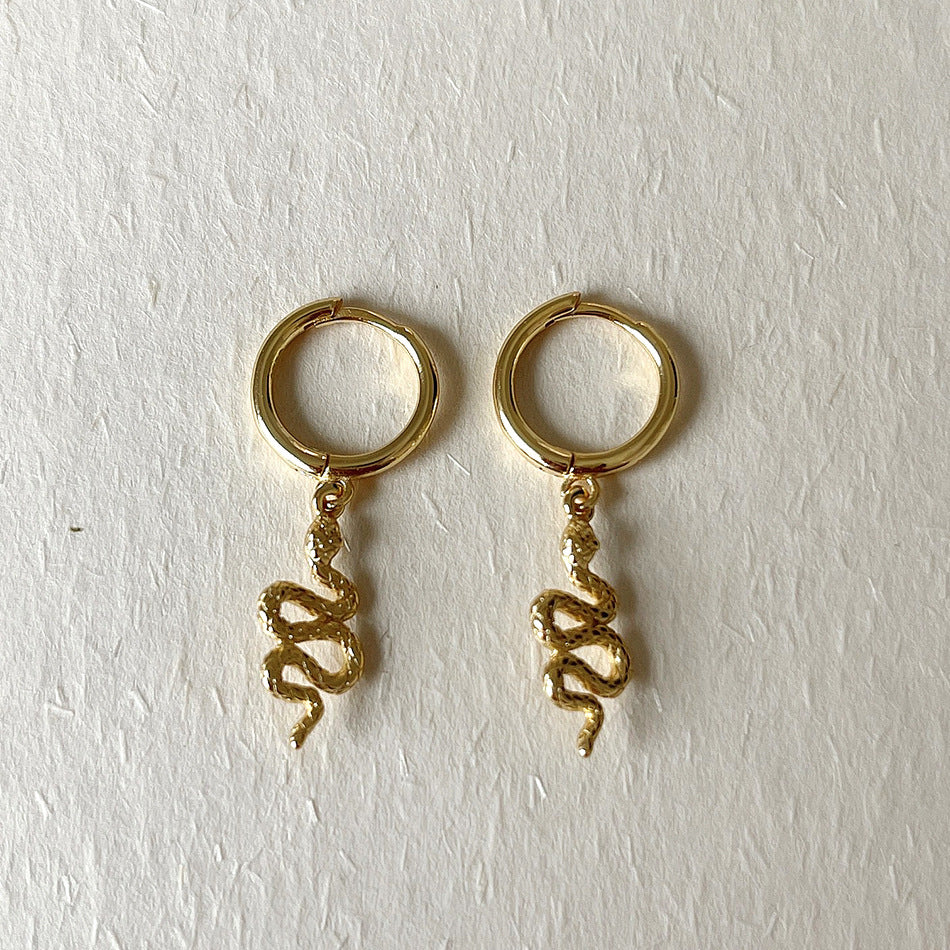 Pendientes colgantes minimalistas bañados en oro con forma de serpiente de plata de ley S925 para mujer