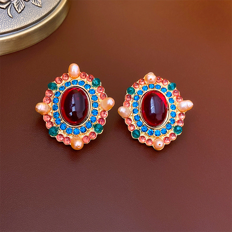Vintage Floral and Heart-Shaped Alloy Stud Earrings with Gold Plating for Women