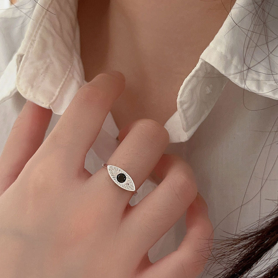 Anillo de Plata de Ley 925 Minimalista para Mujer con Sol Incrustado y Diamantes Negros