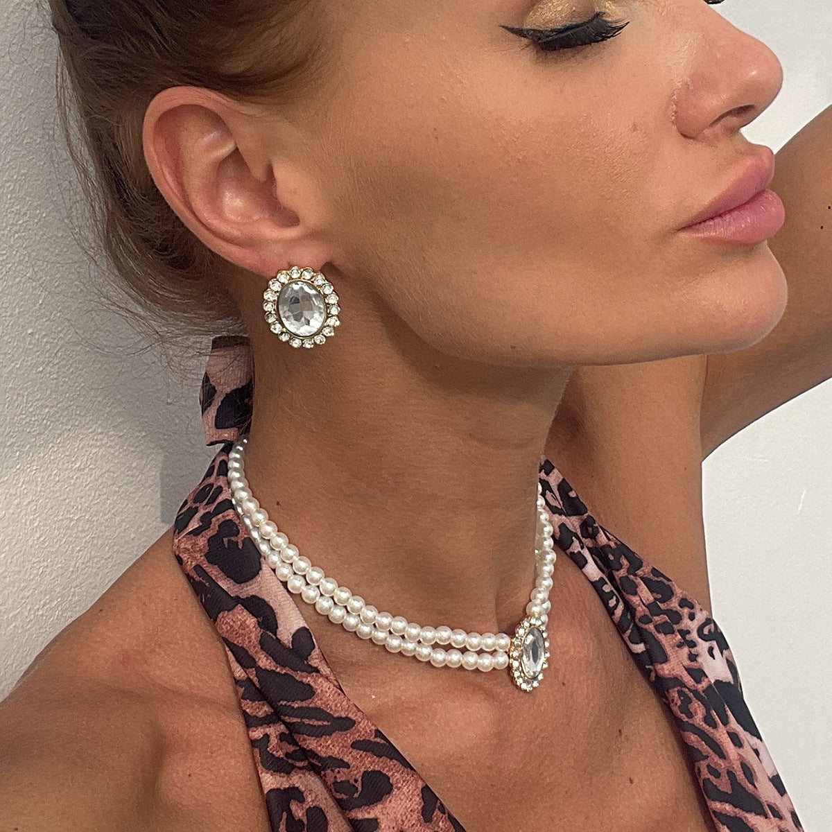 Collana Choker da Donna in Stile Francese Vintage con Perle Geometriche e Intarsio di Strass