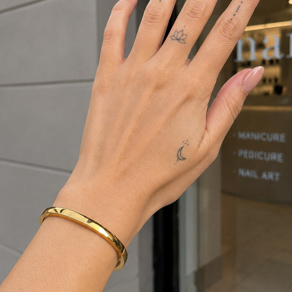 Minimalist PVD 18K Gold Plated Round Stainless Steel Spring Bangle Bracelet
