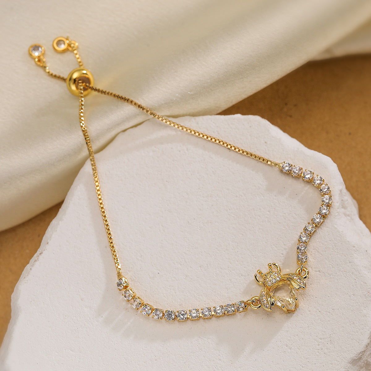 Fashionable Minimalist Bee and Butterfly Shaped Copper Bracelet with 18K Gold Plating and Zircon Inlay for Women