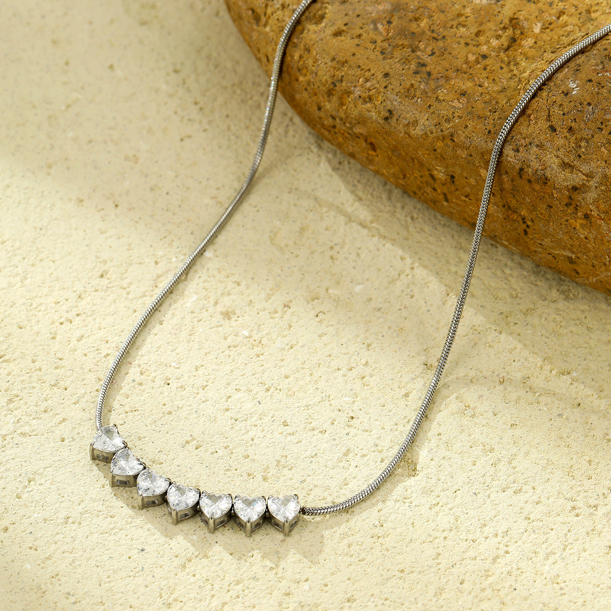 Elegante collar con colgante de circonia en forma de corazón estilo OL para mujer, de acero inoxidable con acabado chapado