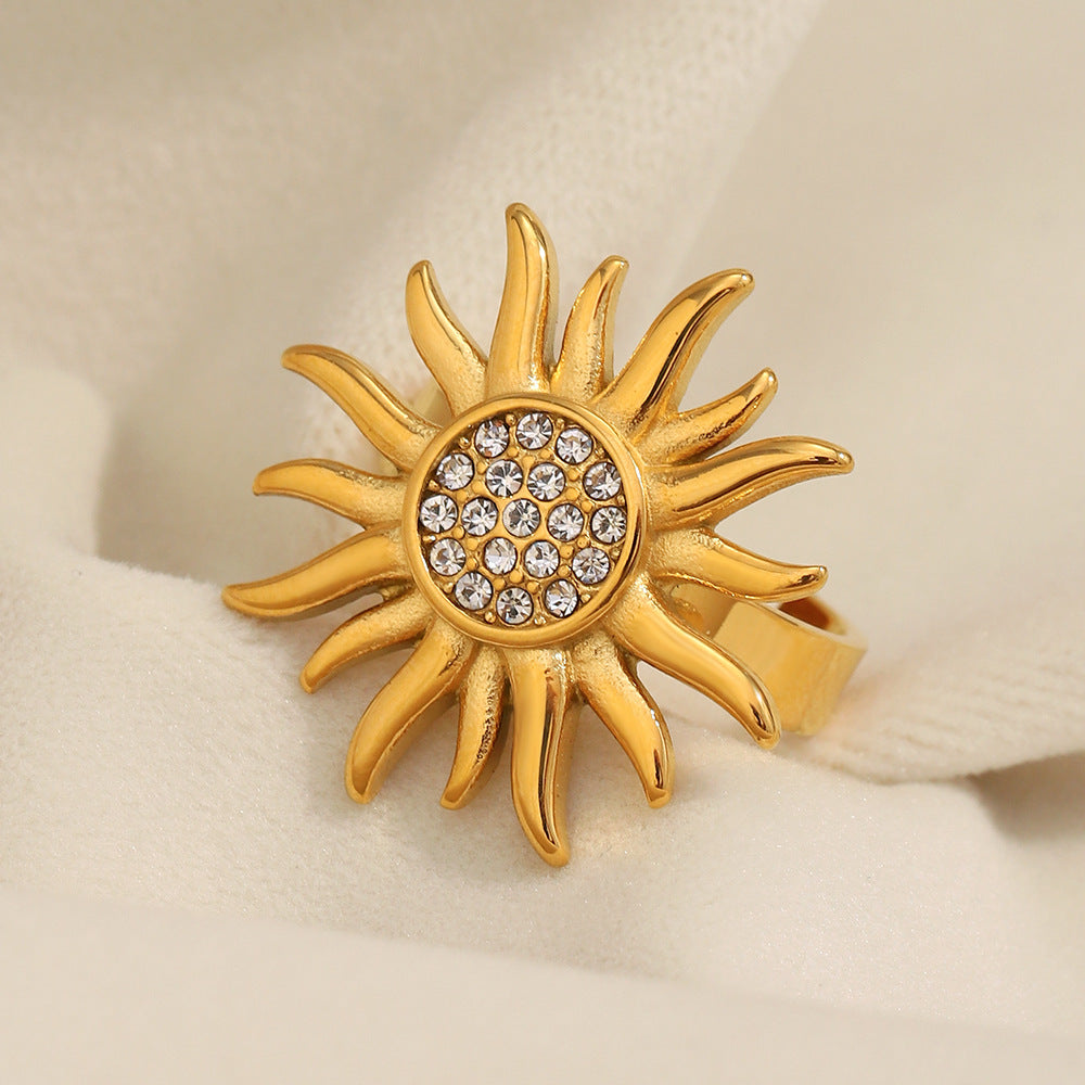 Anello geometrico vintage in acciaio inossidabile con placcatura in oro 18 carati e zirconi a forma di sole, da donna